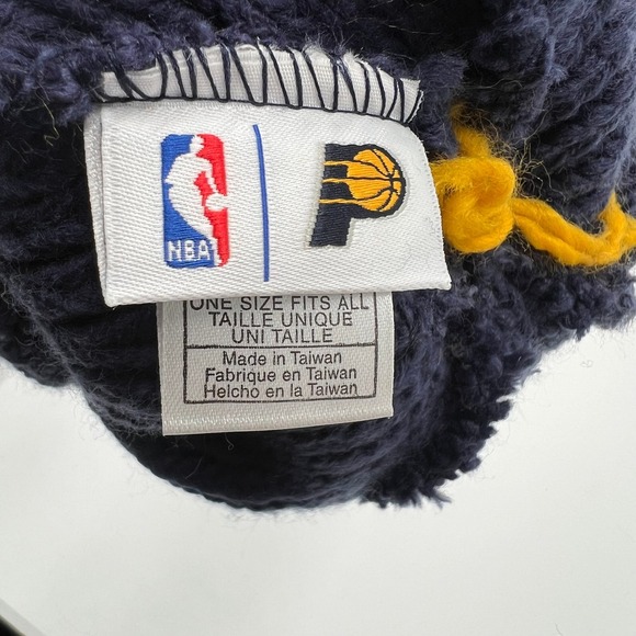 Indiana Pacers NBA Pom Beanie Hat One Size Fits All Navy Blue‎ Yellow - Picture 3 of 4